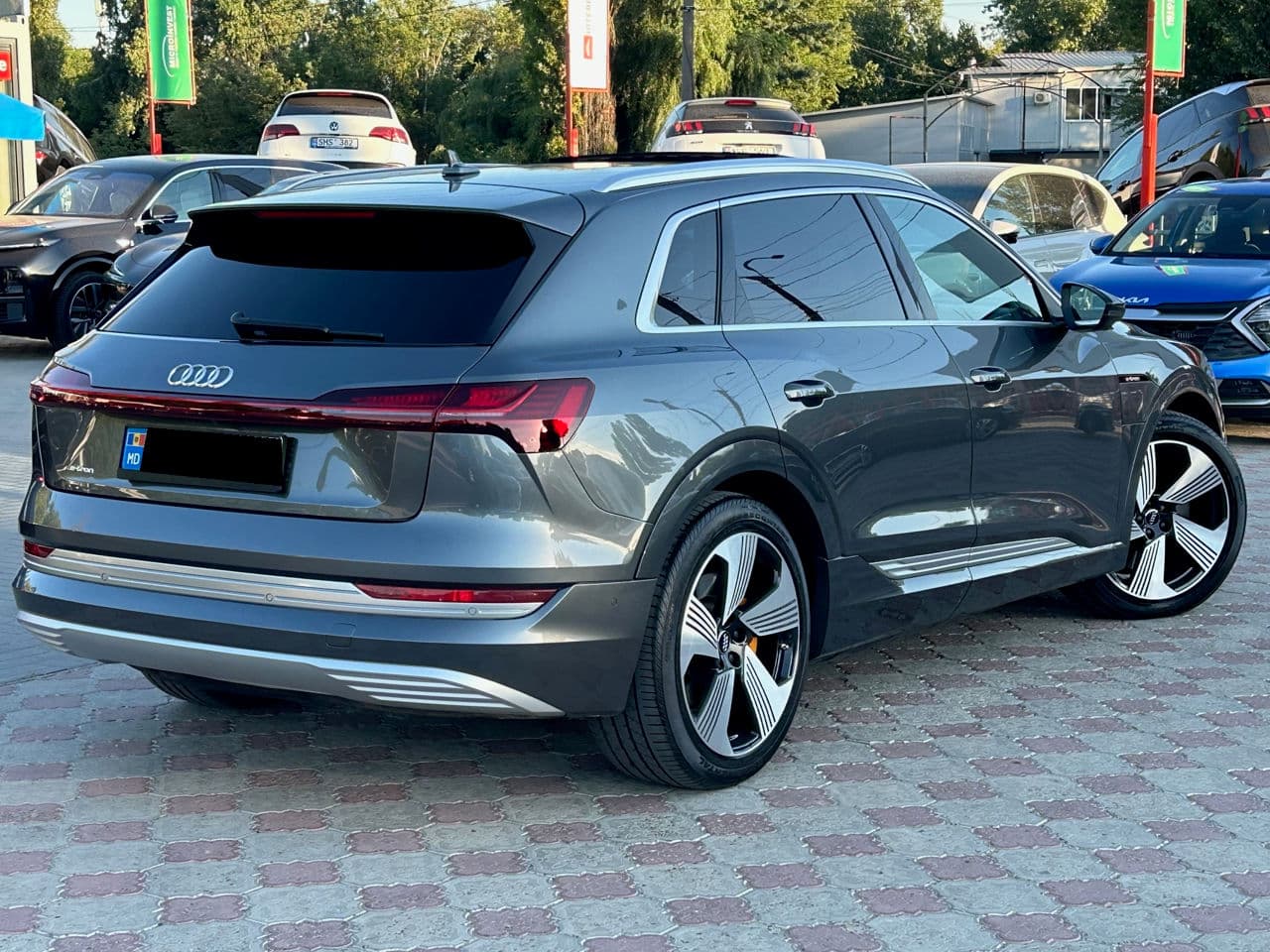 2019 Audi E-tron — Miniatură 3
