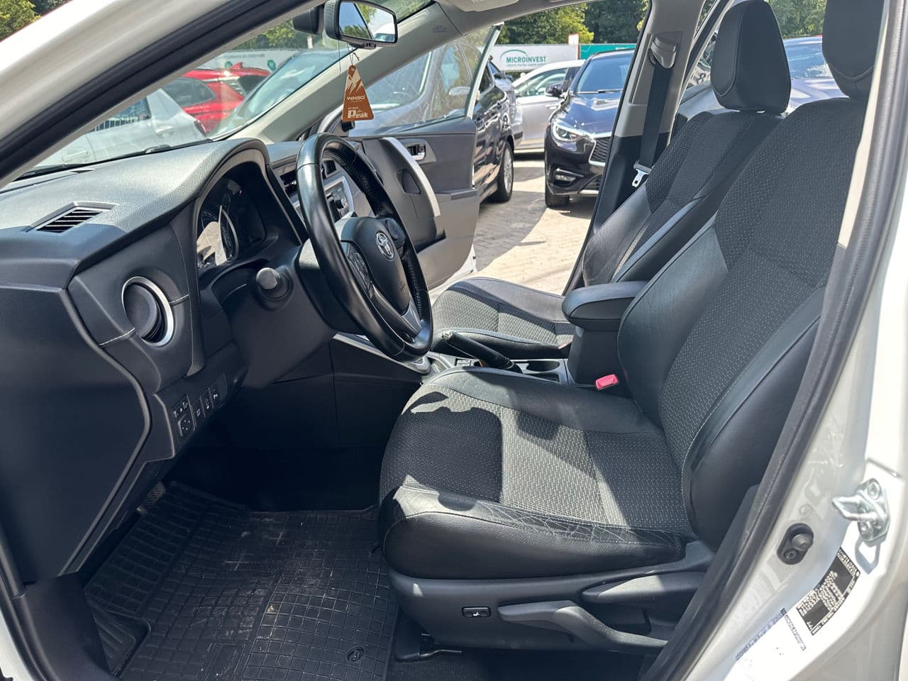 2013 Toyota Auris — Miniatură 6