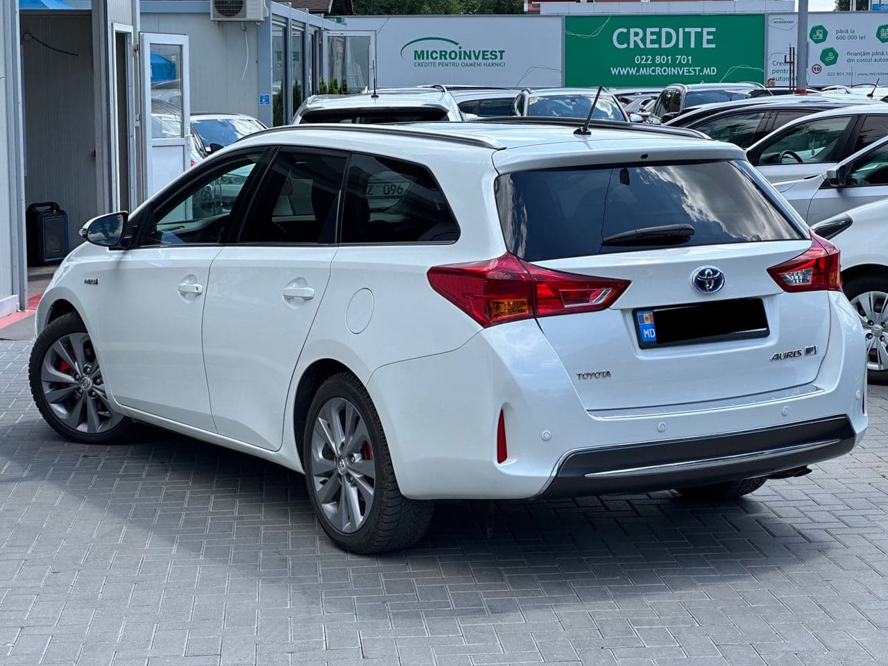 2013 Toyota Auris — Miniatură 2