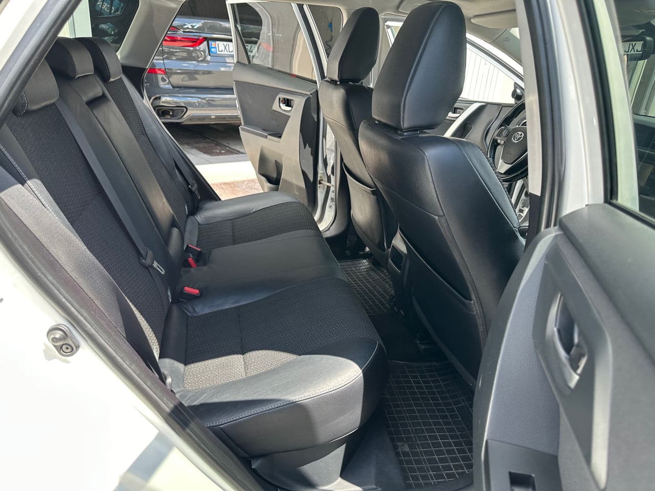 2013 Toyota Auris — Miniatură 17