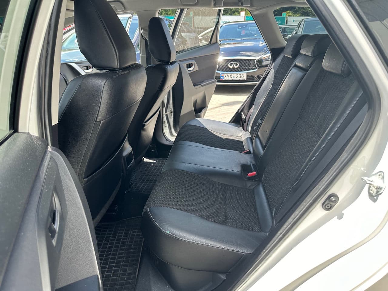 2013 Toyota Auris — Miniatură 16
