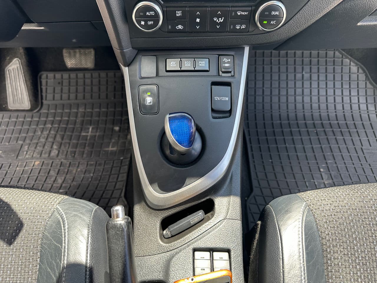 2013 Toyota Auris — Miniatură 12