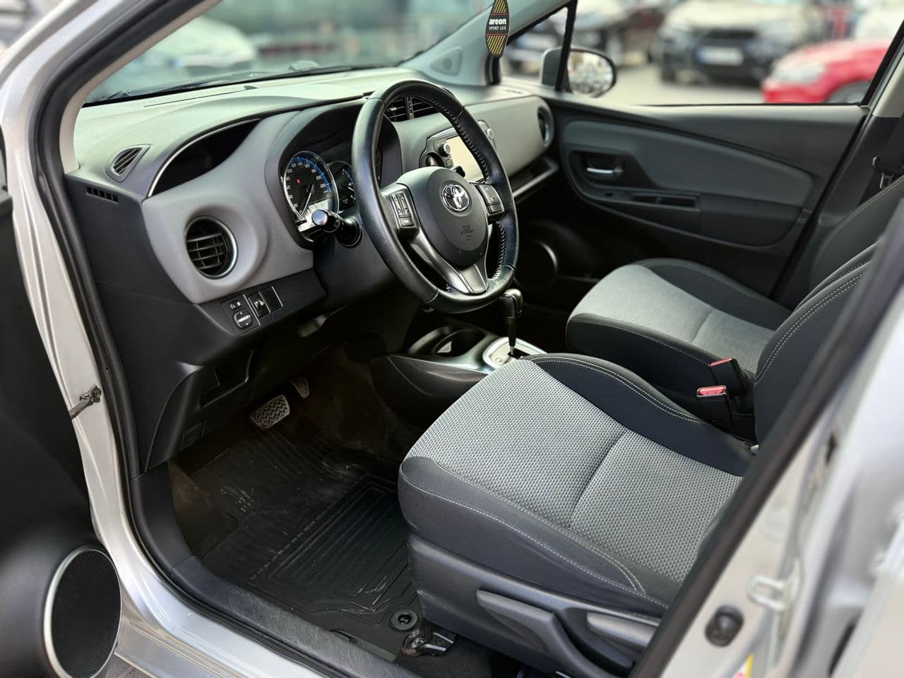 Toyota Yaris 2016 — Миниатюра 6