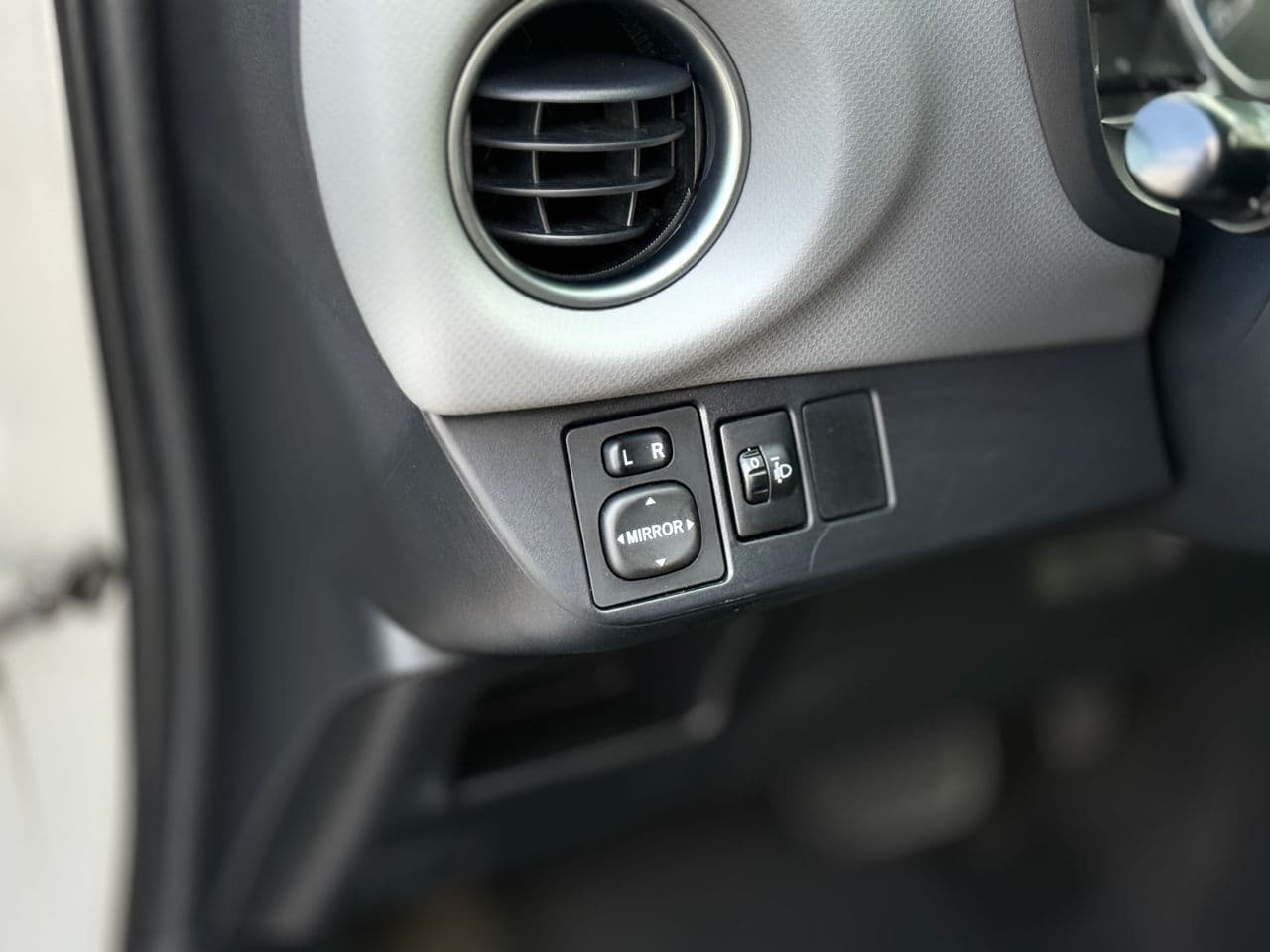 Toyota Yaris 2016 — Миниатюра 8