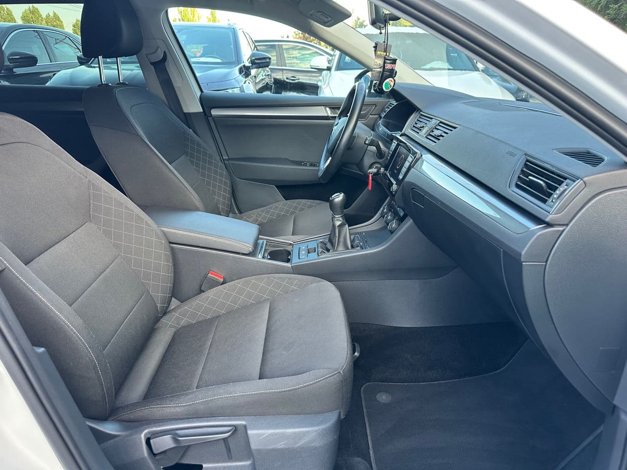 Skoda Superb 2019 — Миниатюра 15