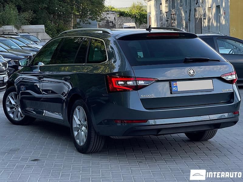 2016 Skoda Superb — Miniatură 4