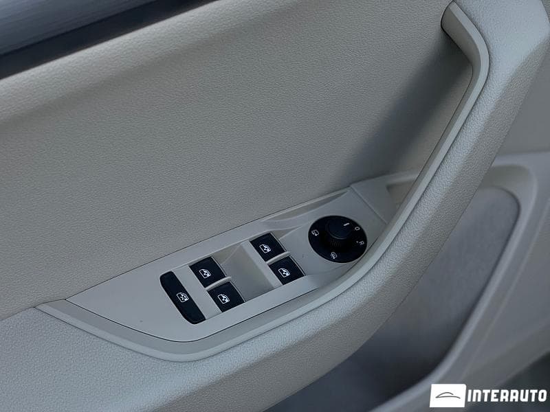 2016 Skoda Superb — Miniatură 10