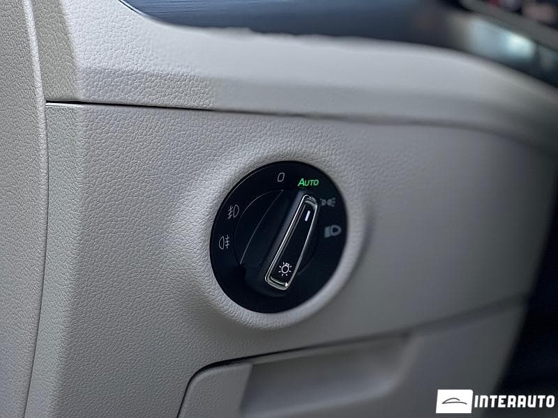 2016 Skoda Superb — Miniatură 11