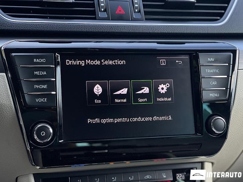 2016 Skoda Superb — Miniatură 17