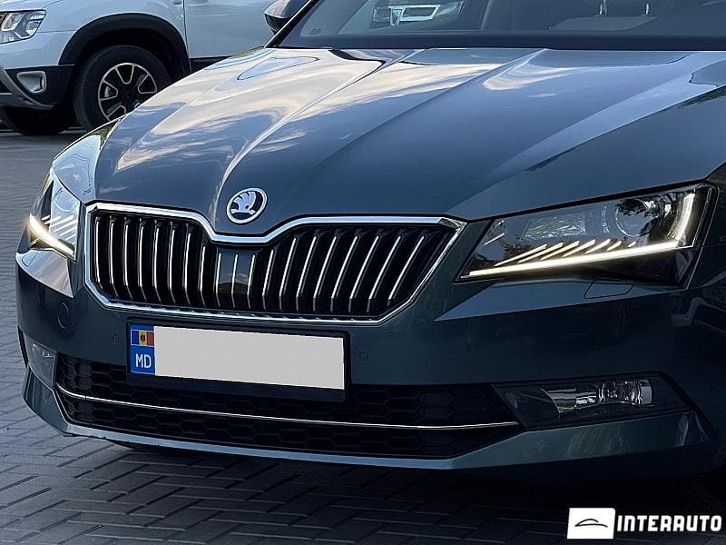 2016 Skoda Superb — Miniatură 5