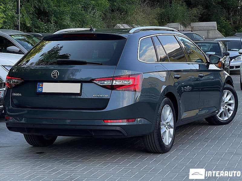 2016 Skoda Superb — Miniatură 2