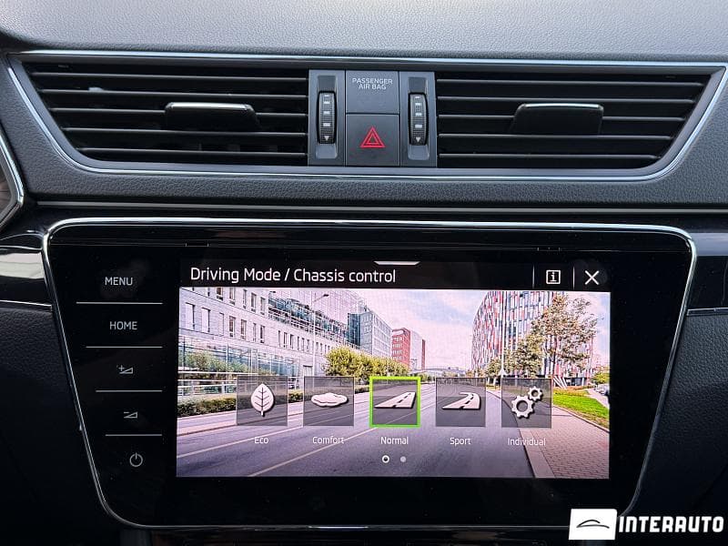 2021 Skoda Superb — Miniatură 14