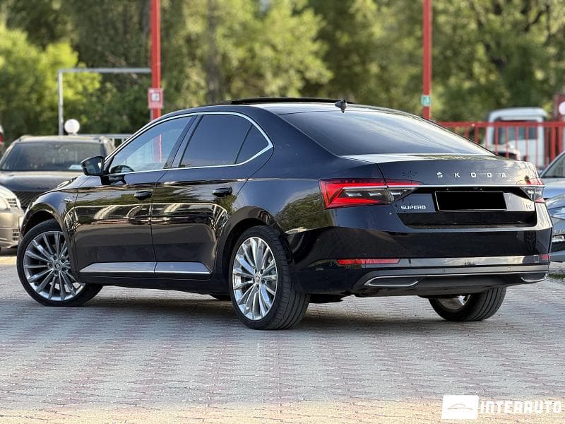 2021 Skoda Superb — Miniatură 3