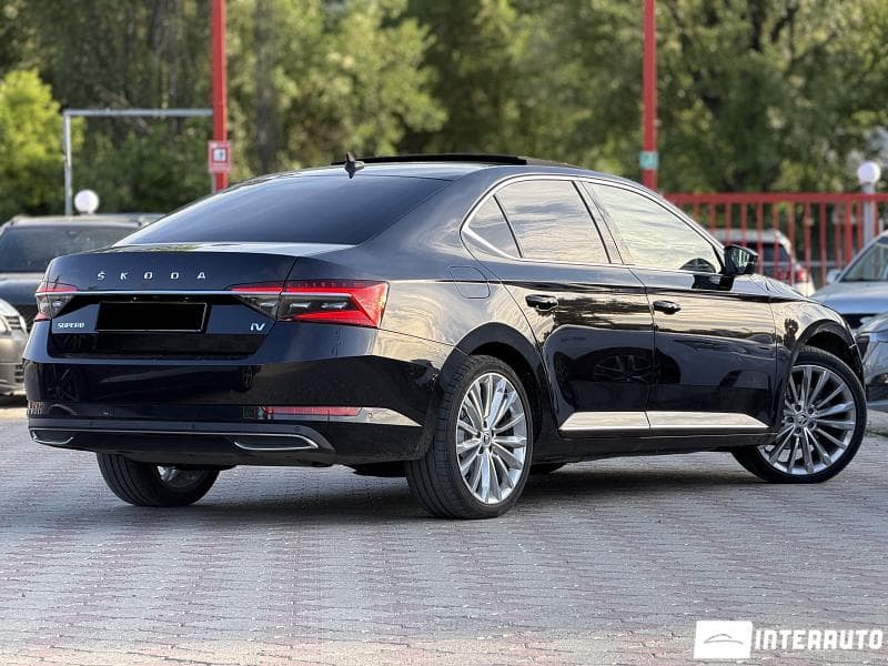 2021 Skoda Superb — Miniatură 2