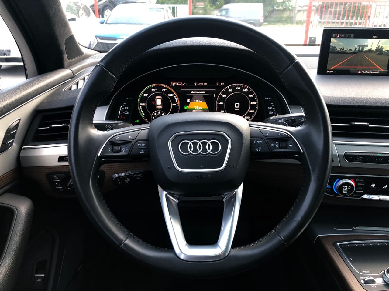 2018 Audi Q7 E-Tron — Miniatură 9