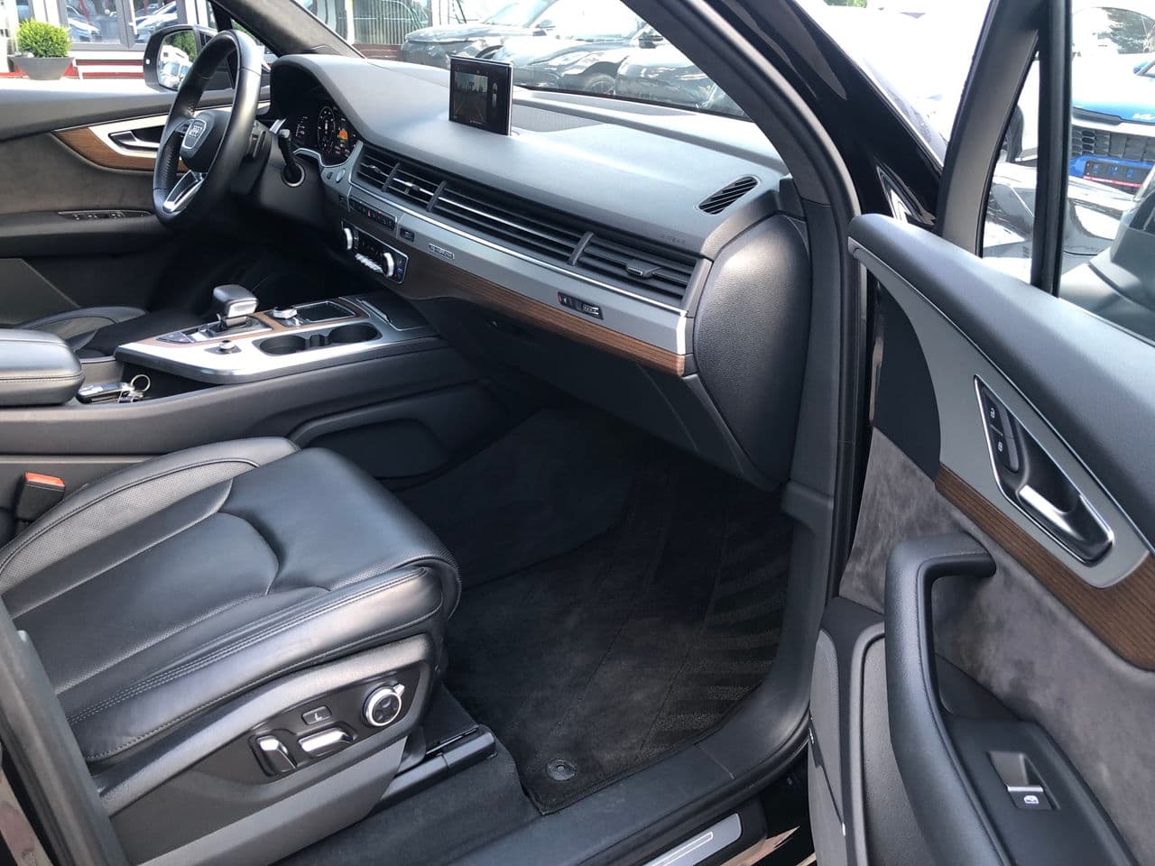 2018 Audi Q7 E-Tron — Miniatură 17
