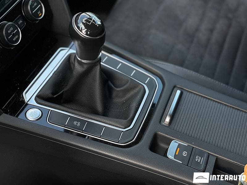 2016 Volkswagen Passat — Miniatură 15