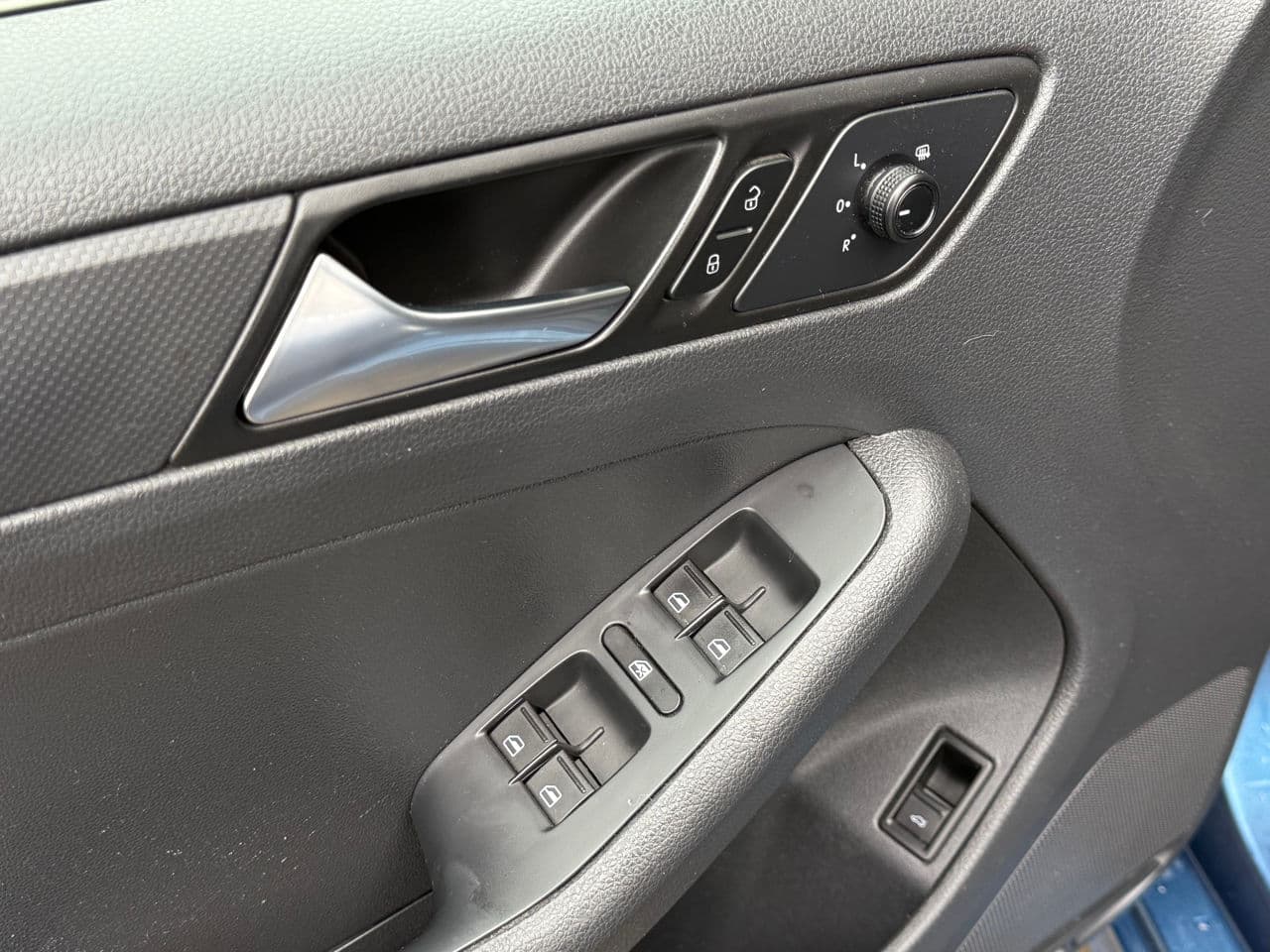 2016 Volkswagen Jetta — Miniatură 6