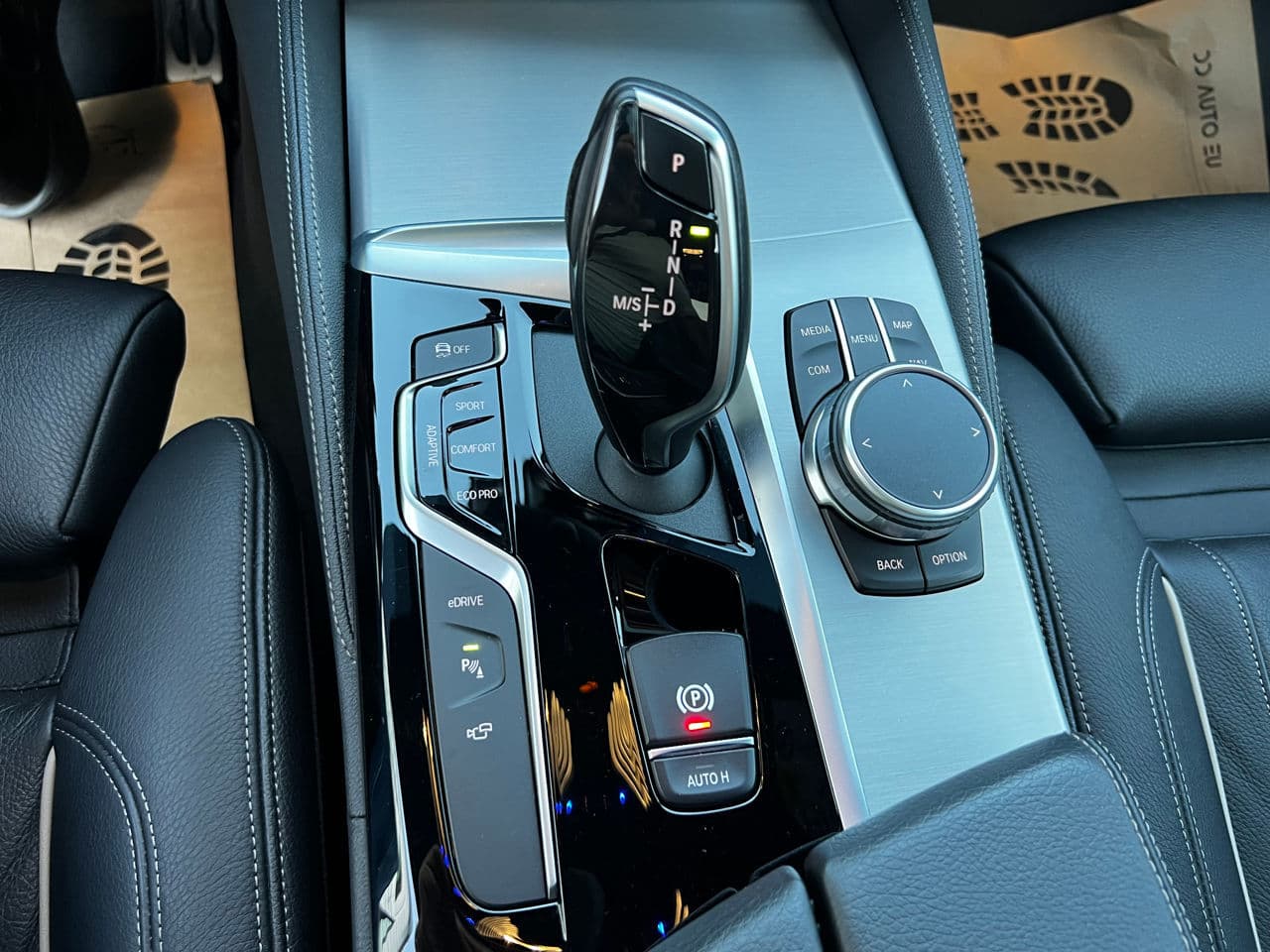 2019 BMW 530e — Miniatură 16