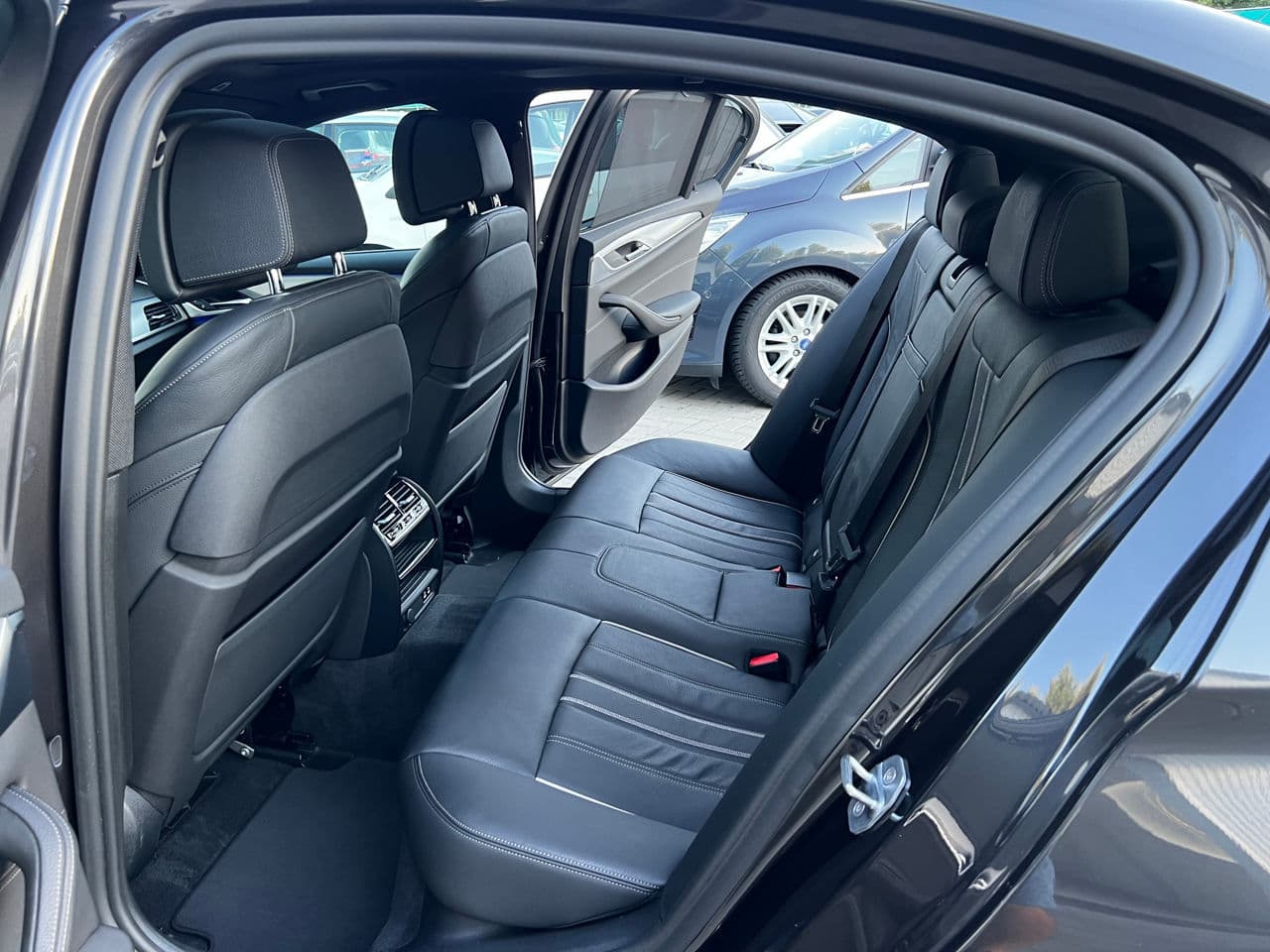 2019 BMW 530e — Miniatură 9