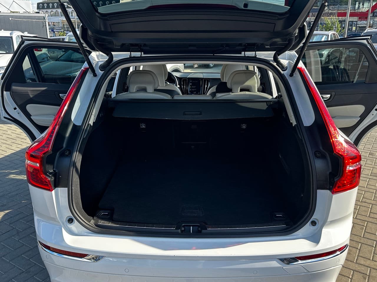 Volvo XC 60 2018 — Миниатюра 20