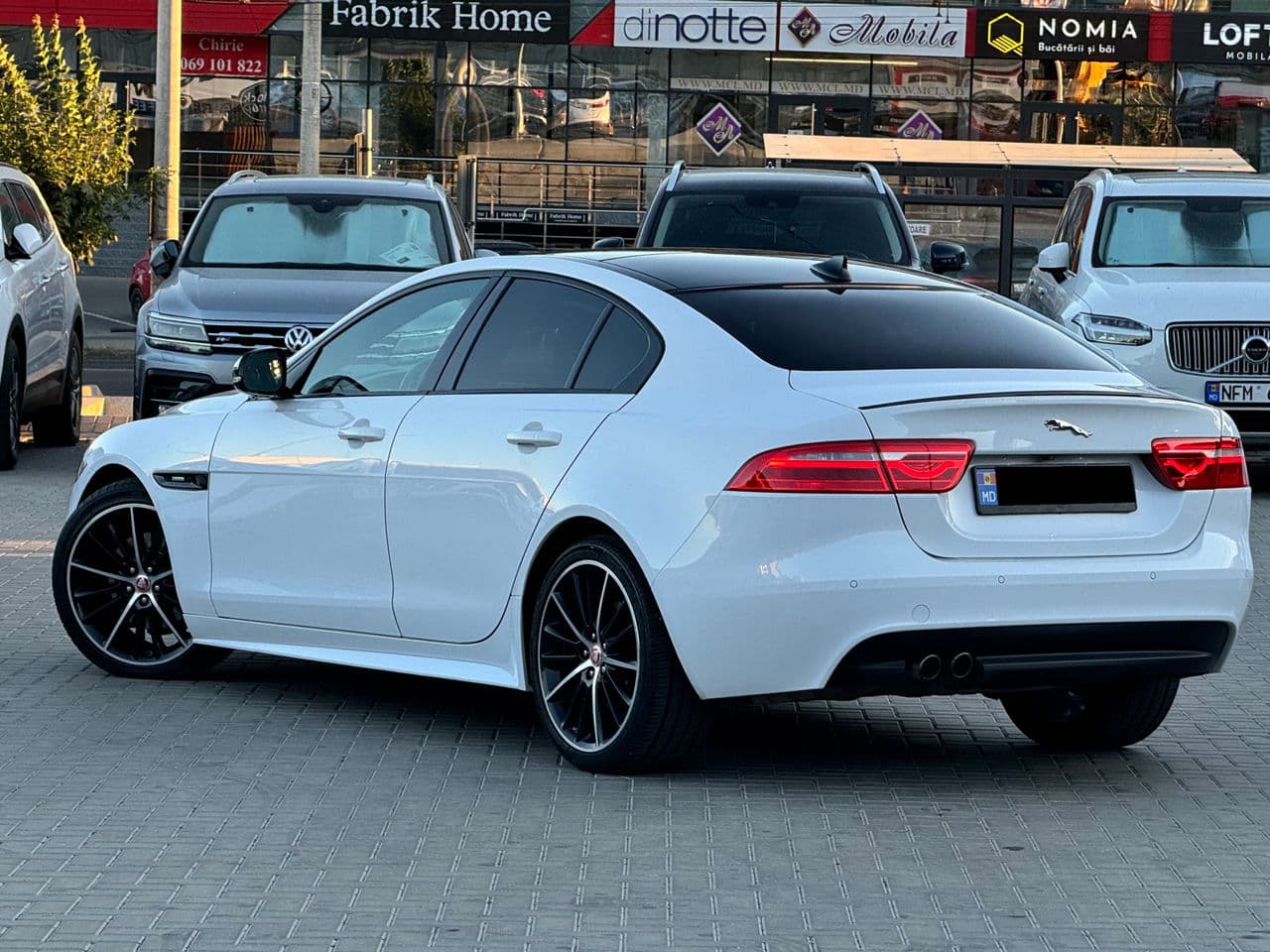 2016 Jaguar XE — Miniatură 4
