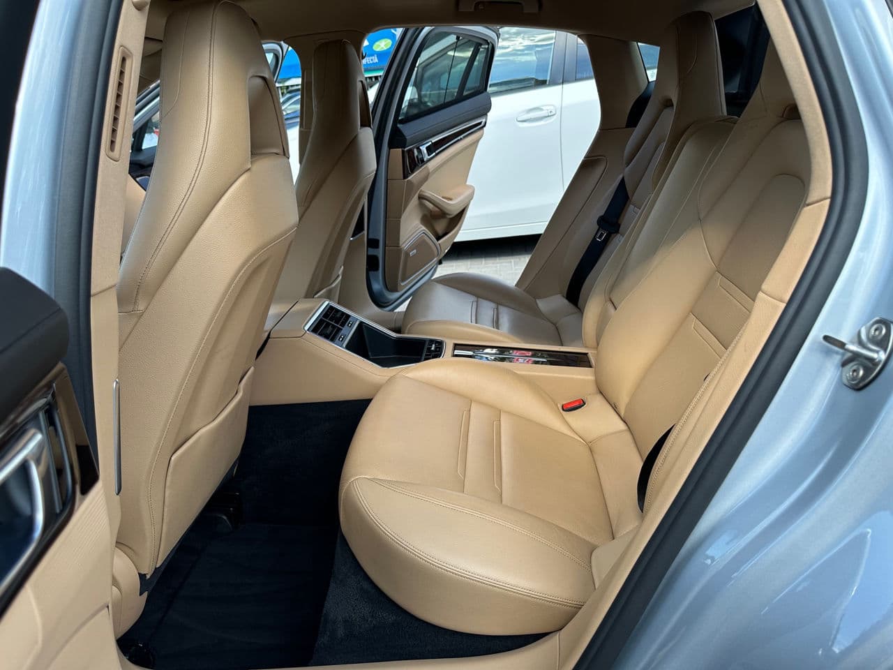 2017 Porsche Panamera — Miniatură 17
