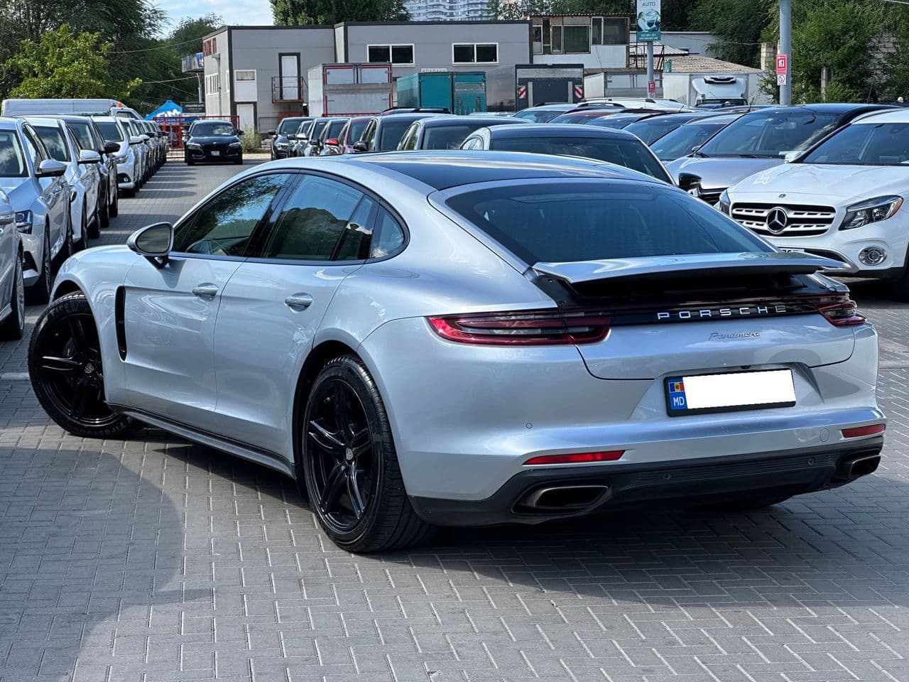 2017 Porsche Panamera — Miniatură 4