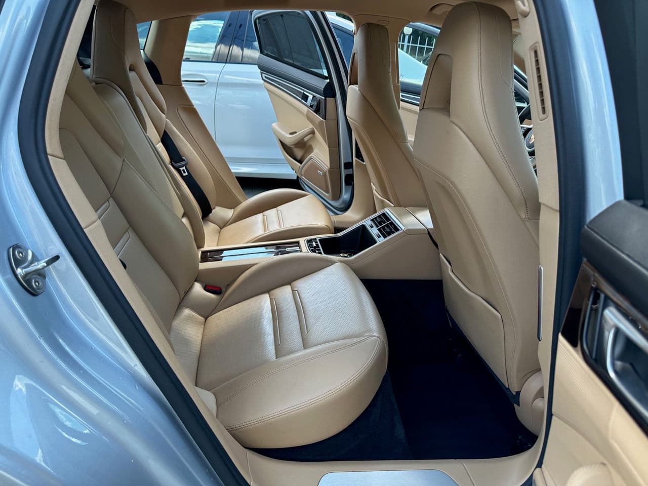 2017 Porsche Panamera — Miniatură 20