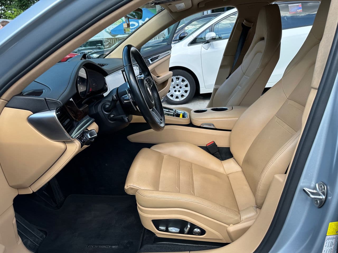 2017 Porsche Panamera — Miniatură 8