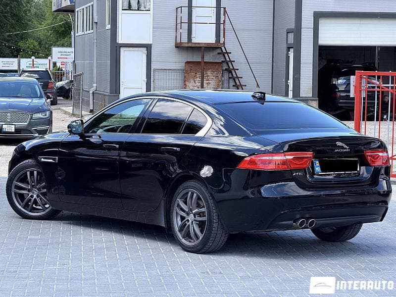 2017 Jaguar XE — Miniatură 3
