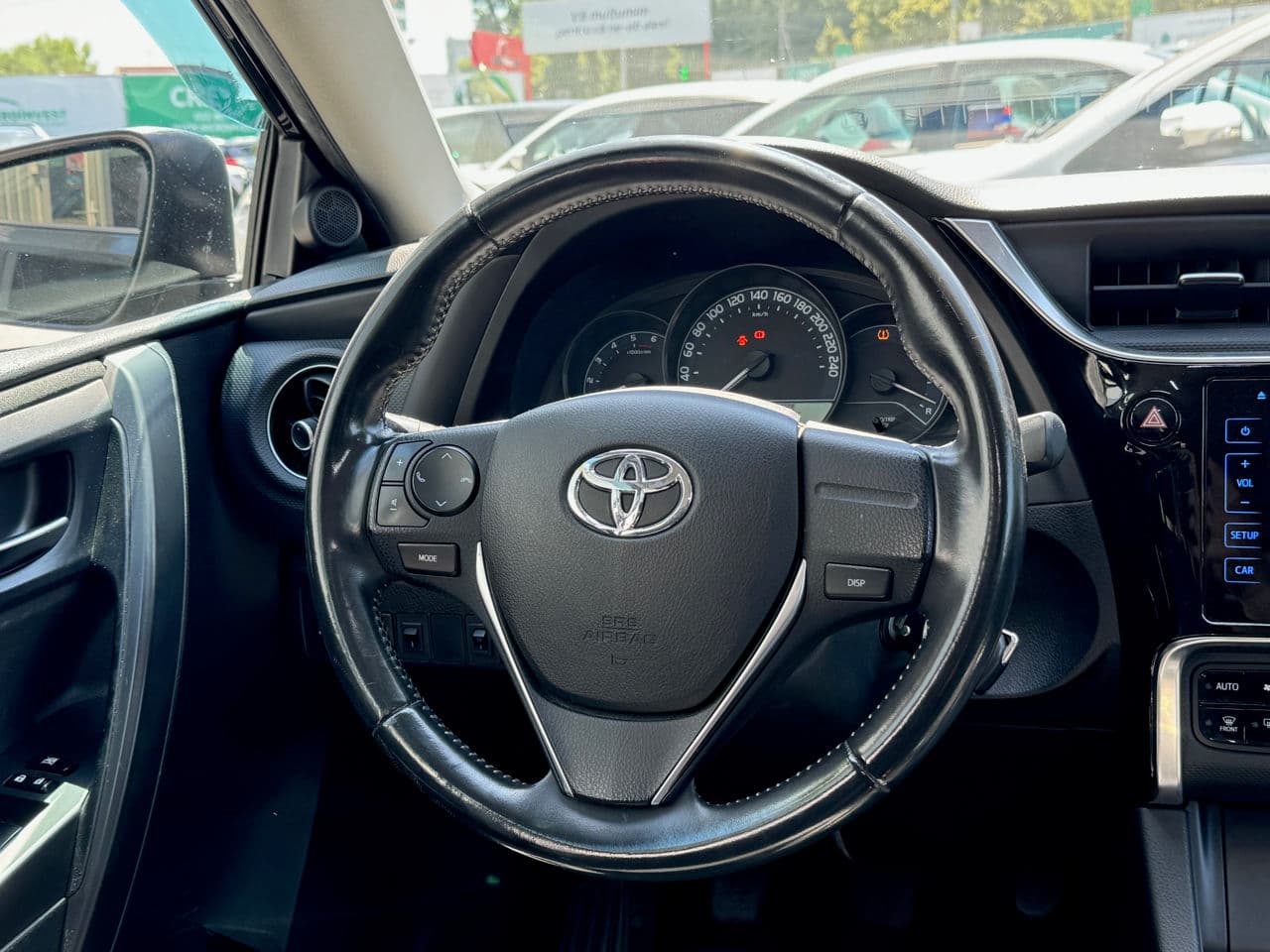 2015 Toyota Auris — Miniatură 8