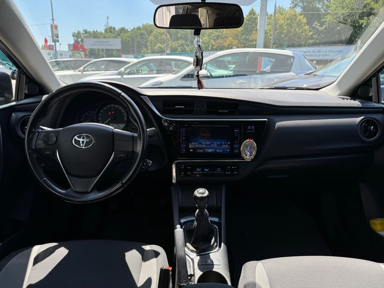 2015 Toyota Auris — Miniatură 7