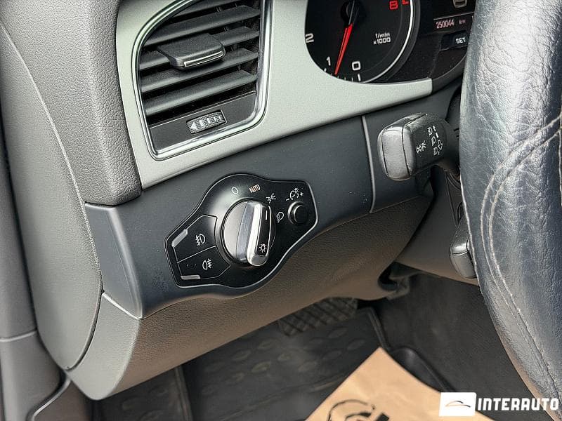 2011 Audi A4 — Miniatură 8