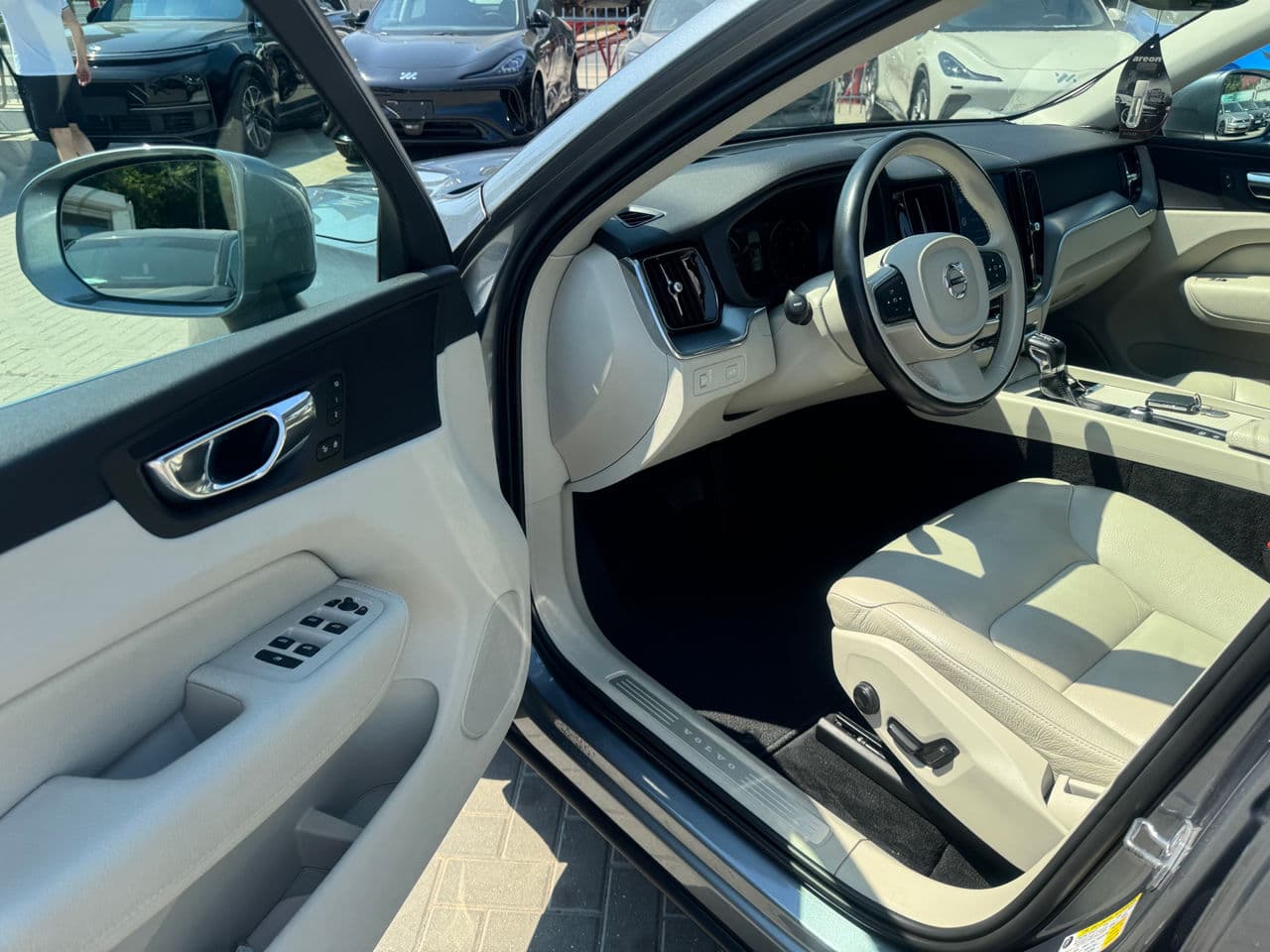 2018 Volvo XC 60 — Miniatură 9