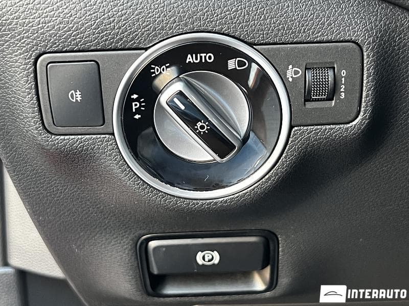2016 Mercedes GLA 200 — Miniatură 12