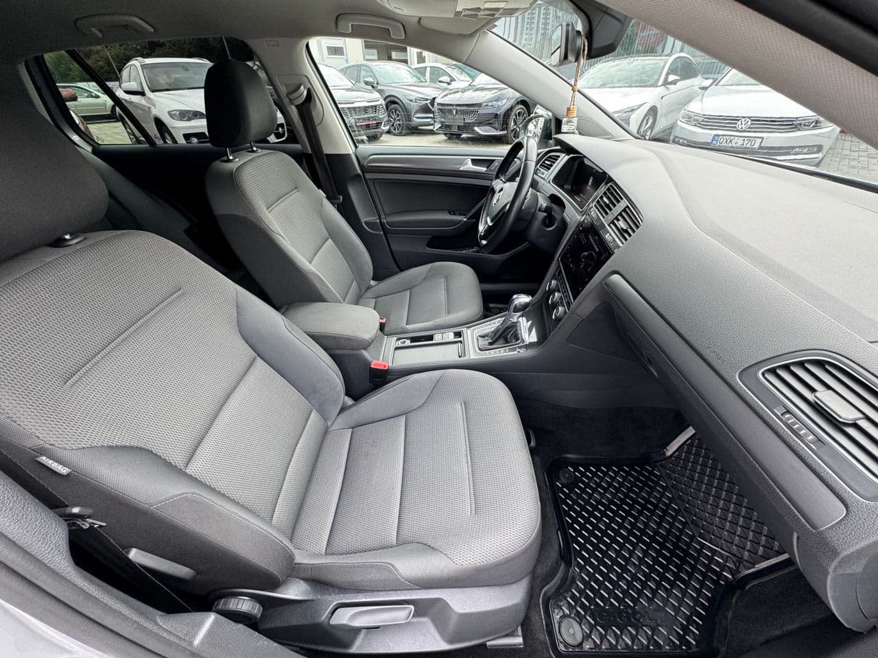 2019 Volkswagen e-Golf — Miniatură 22