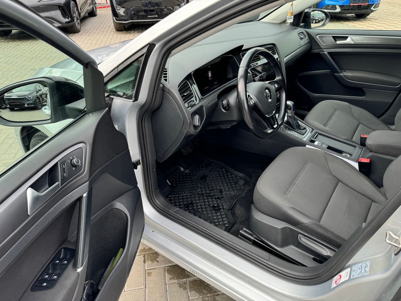 2019 Volkswagen e-Golf — Miniatură 9