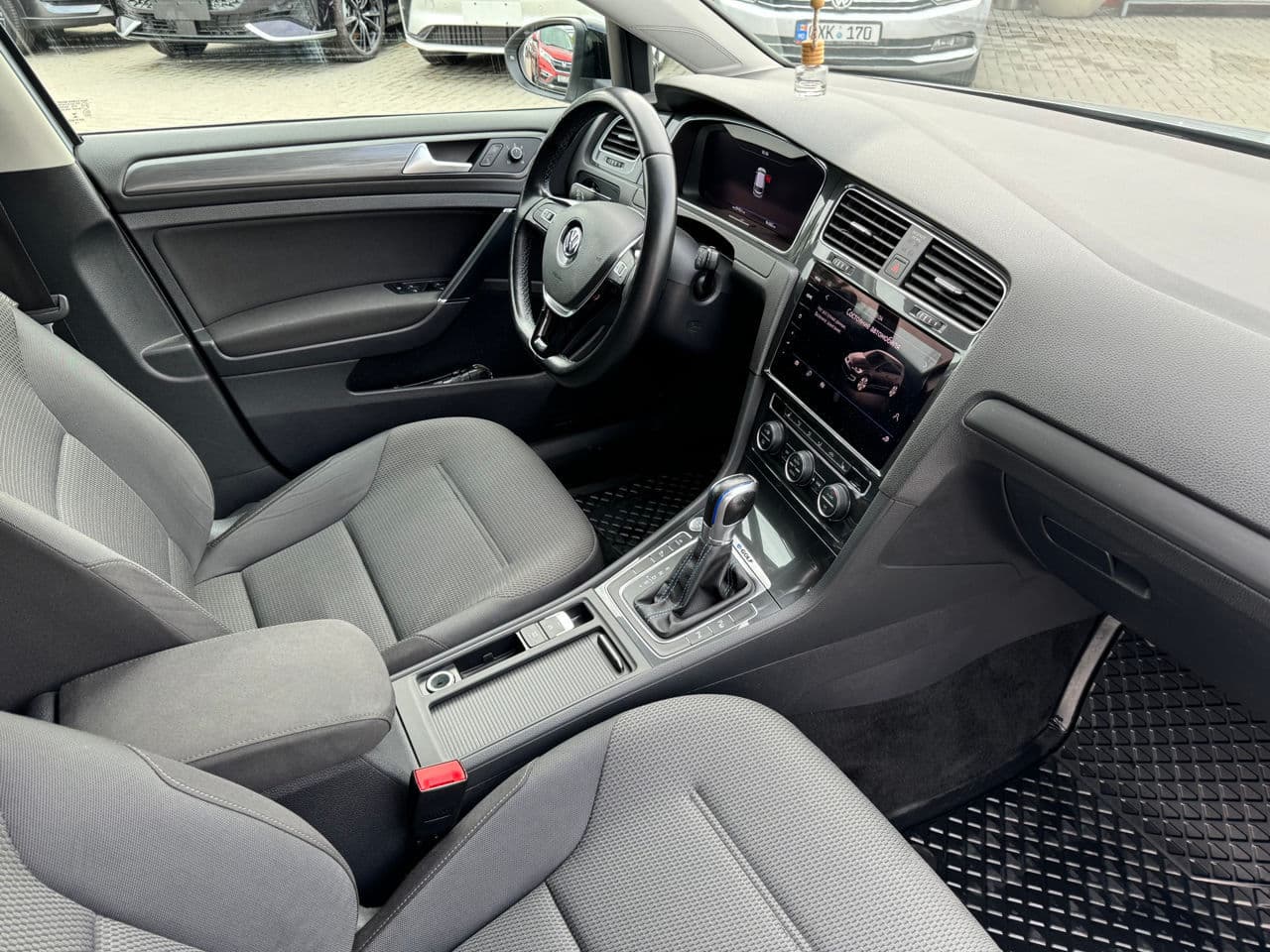 2019 Volkswagen e-Golf — Miniatură 24