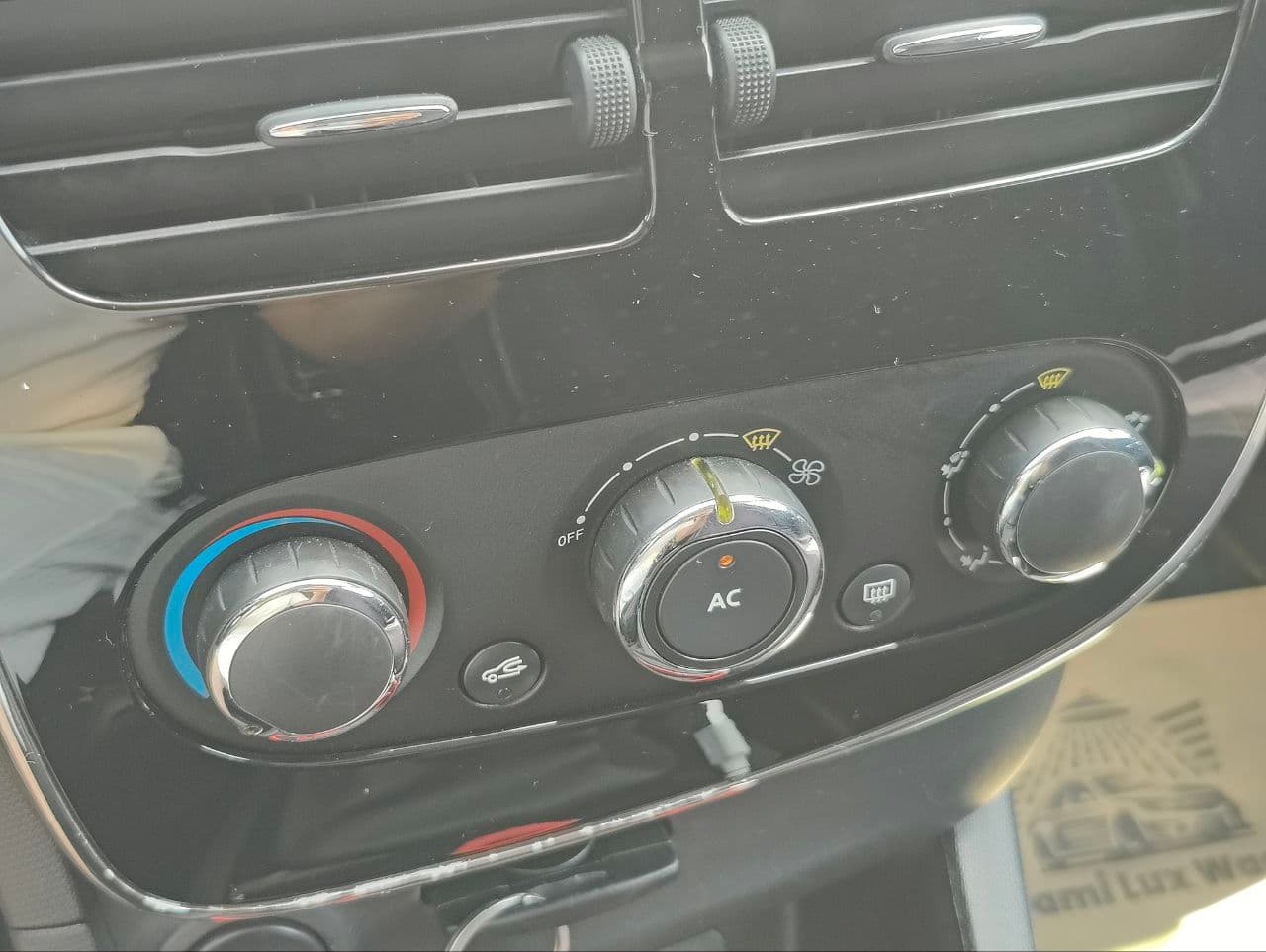 Renault Clio 2015 — Миниатюра 14