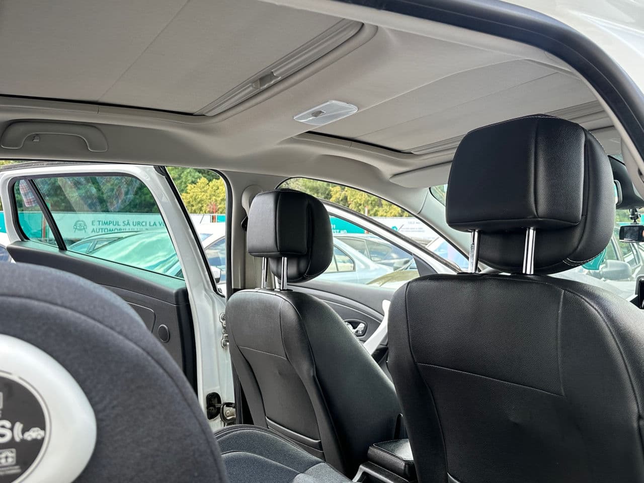 2012 Renault Megane — Miniatură 23