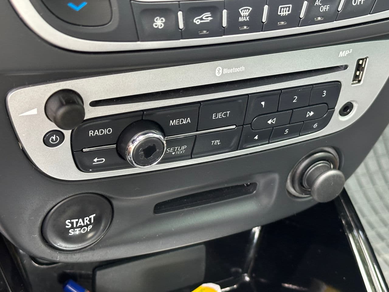 2012 Renault Megane — Miniatură 11