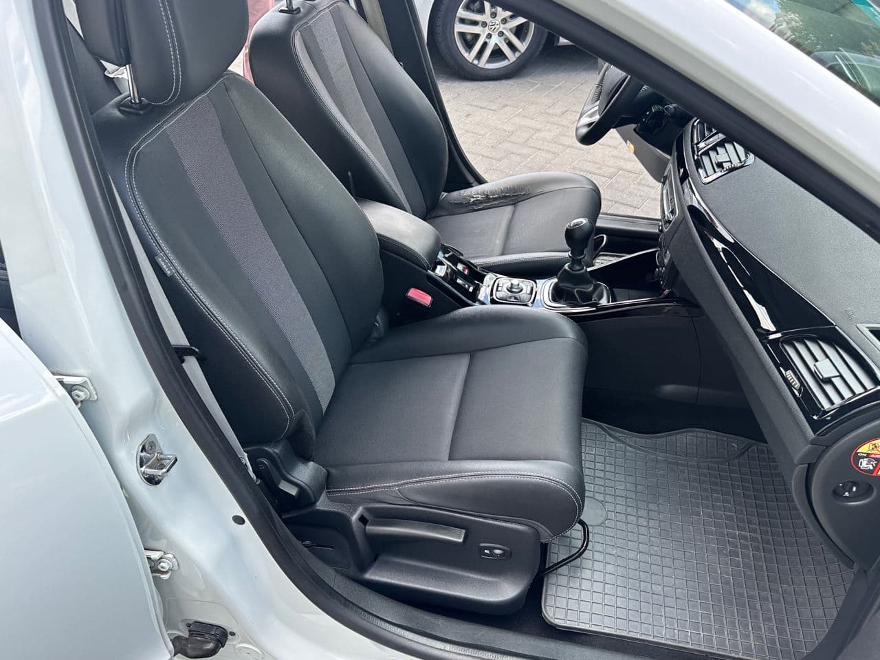 2012 Renault Megane — Miniatură 5