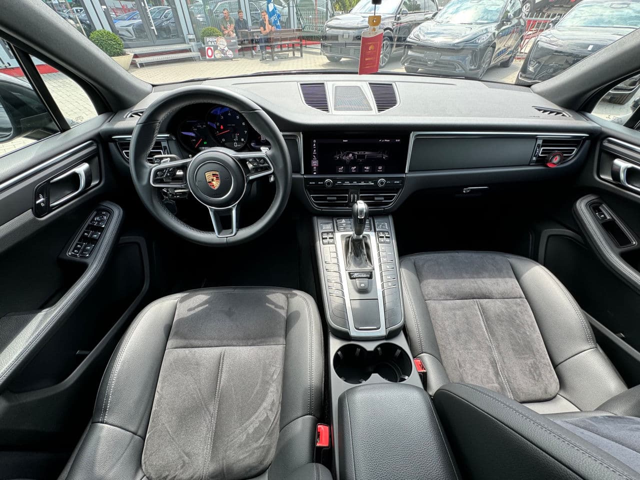 2019 Porsche Macan — Miniatură 11
