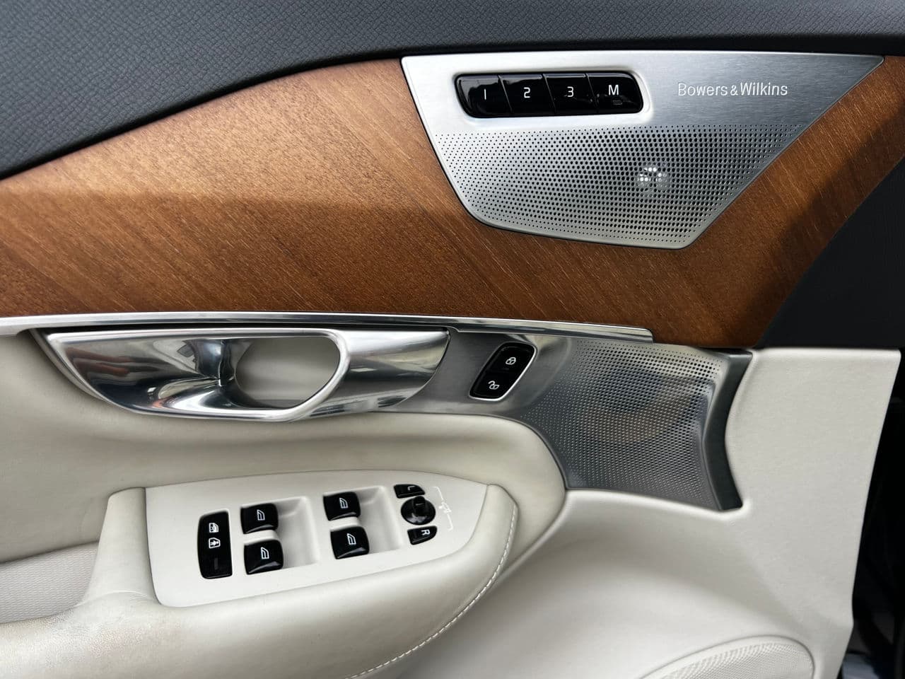2017 Volvo XC 90 — Miniatură 16