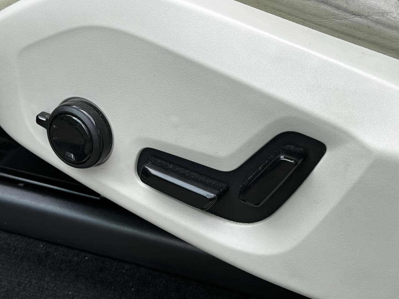 2017 Volvo XC 90 — Miniatură 17
