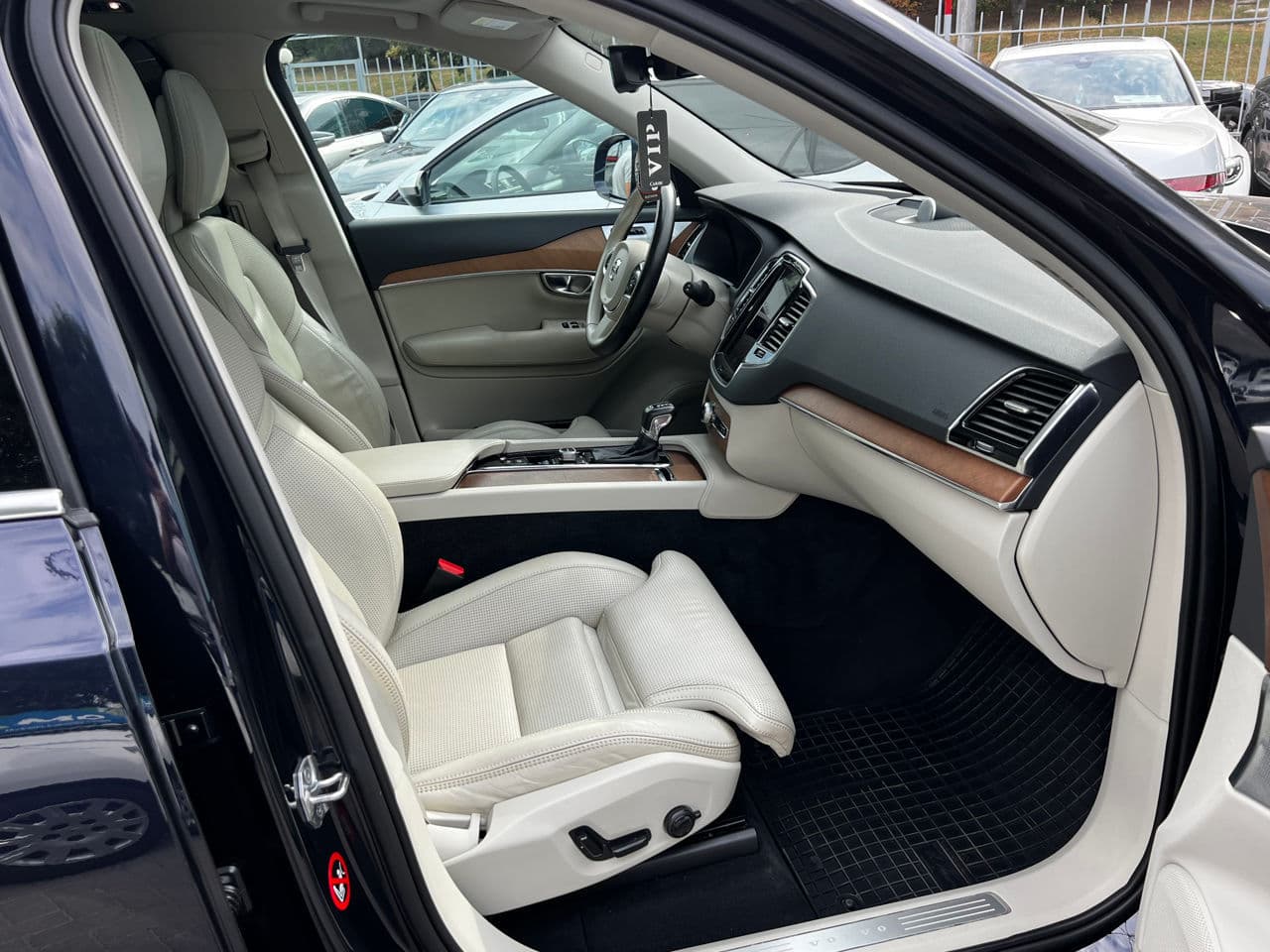 2017 Volvo XC 90 — Miniatură 20