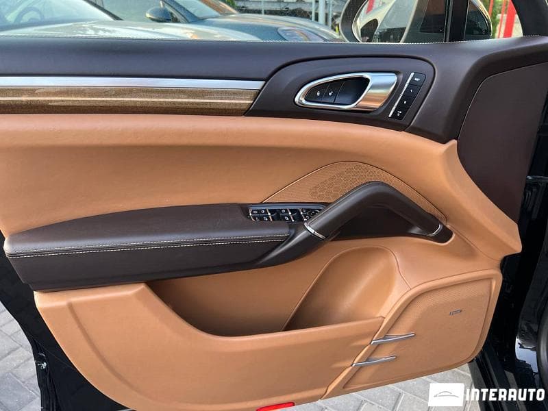 2013 Porsche Cayenne S — Miniatură 5