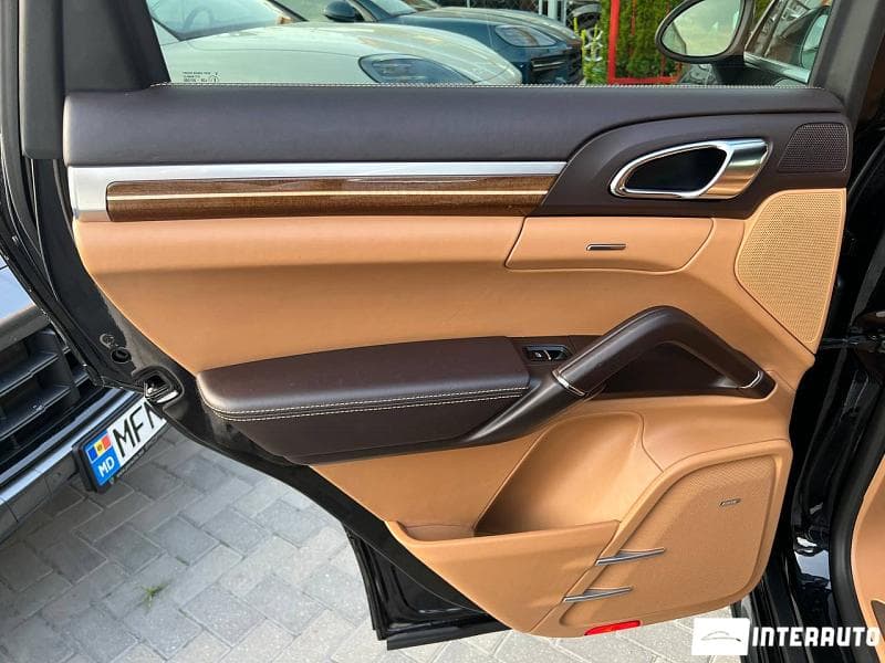 2013 Porsche Cayenne S — Miniatură 15
