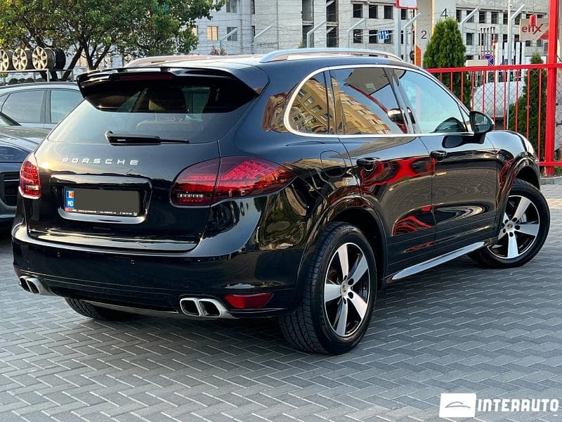 2013 Porsche Cayenne S — Miniatură 2